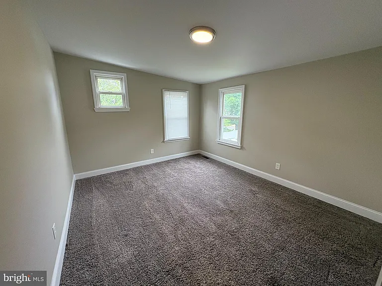 806 High St — Photo 5