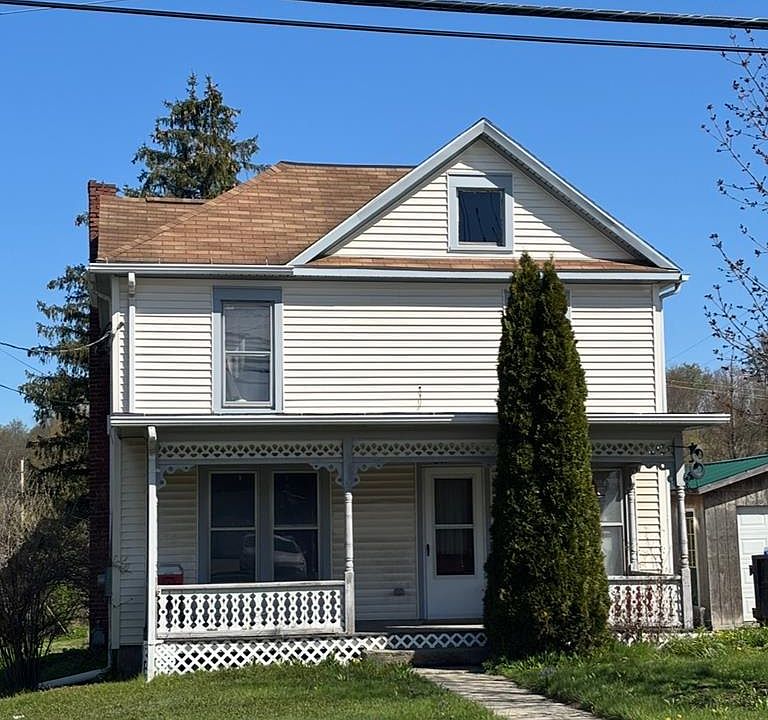 1st image of 307 Main St
