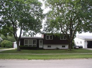 2425 1st Ave, Marion, IA 52302