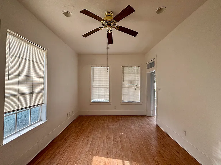 3410 Sealy St — Photo 7