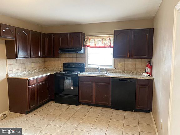 4th image of 507 N 2nd St