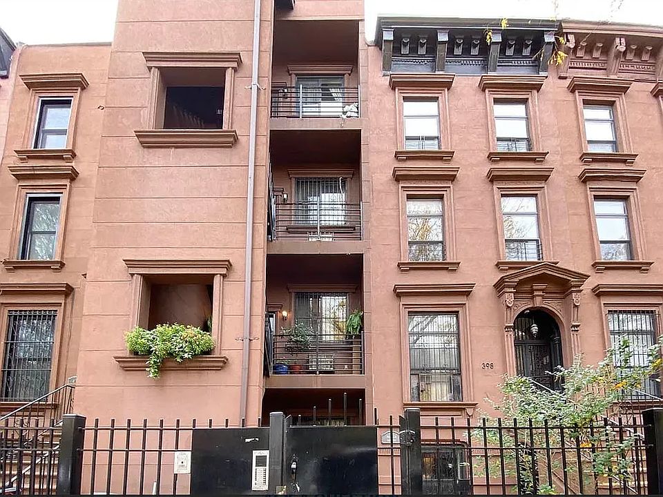1st image of 400 Franklin Ave #3