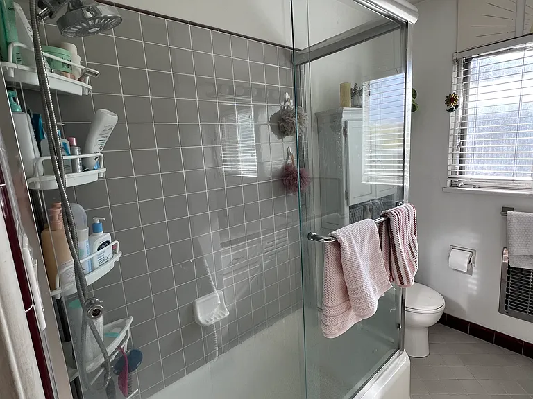 204 Termino Ave #B — Photo 6
