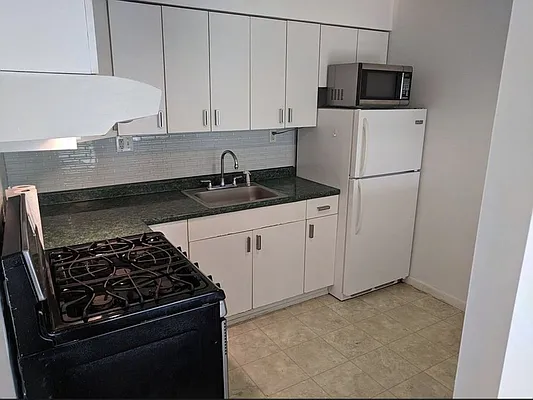 Rented by NY Space Finders Inc. | media 11