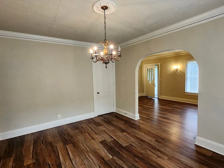 1029 Katherwood Dr SW — Photo 4