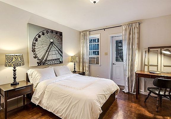 5th image of 265 Saint James Pl