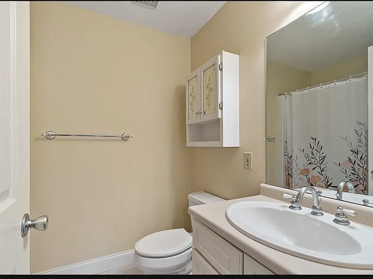 650 Brookside Dr #D — Photo 14