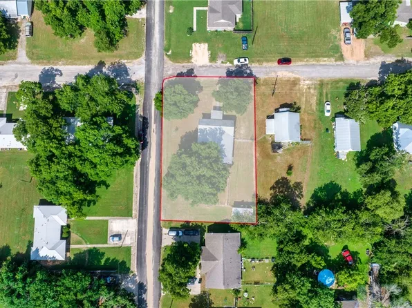 207 S Elliot St, Thorndale, TX 76577