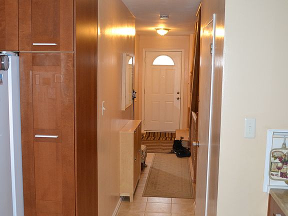 5th image of 2831 Cambridge Dr