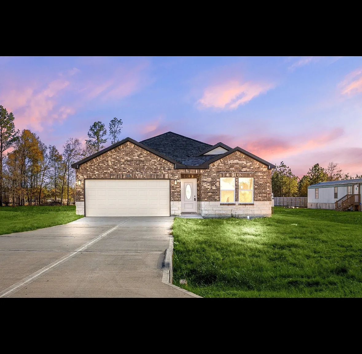 4 bed, 1900 sqft, $2,000 — Photo 1