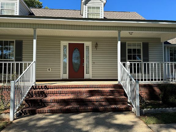 2nd image of 429 Jackson Cir