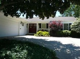 5232 Chickadee Ln, Lyndhurst, OH 44124