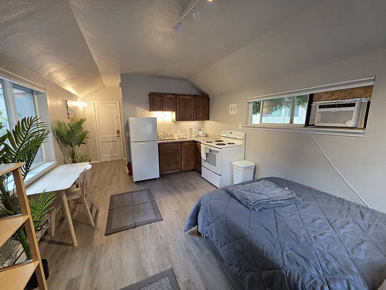 312 Howard St #B — Photo 1