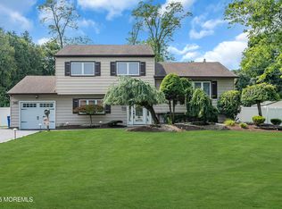 36 Stratford Dr, Manalapan, NJ 07726