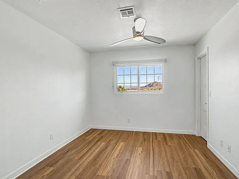 1937 Sunset Circle — Photo 10