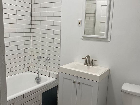 4th image of 1531 W Sunset Blvd
