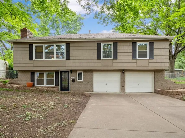 10014 Moody Park Dr, Overland Park, KS 66212
