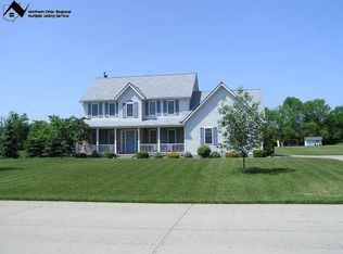 38610 Bear Creek Dr, Grafton, OH 44044