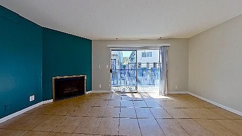 2nd image of 1539 S Shenandoah St #103