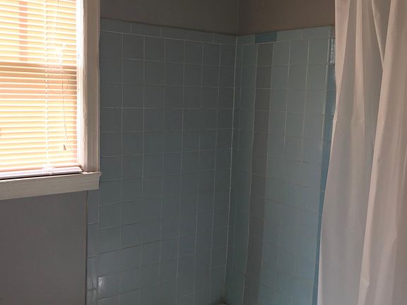 3rd image of 3673 Hazelwood Ave