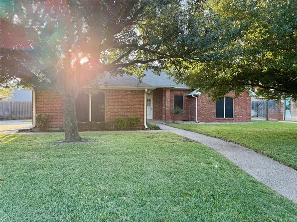 921 Cloud Croft Dr, Hewitt, TX 76643