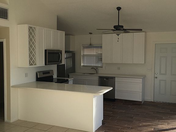 4th image of 1123 Caribbean Dr S