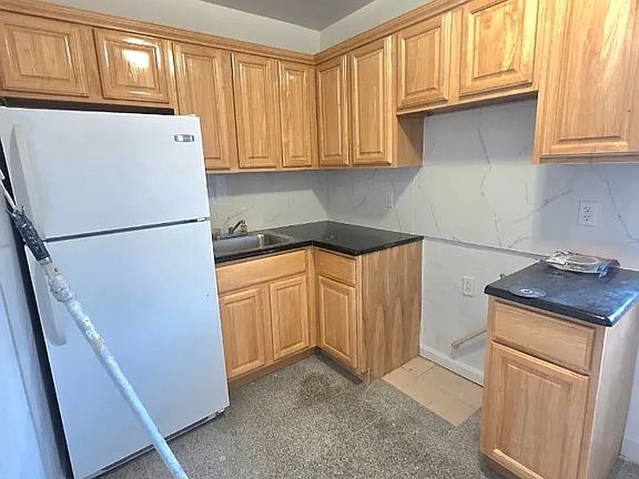 3rd image of 73-05 Woodside Ave Floor 2