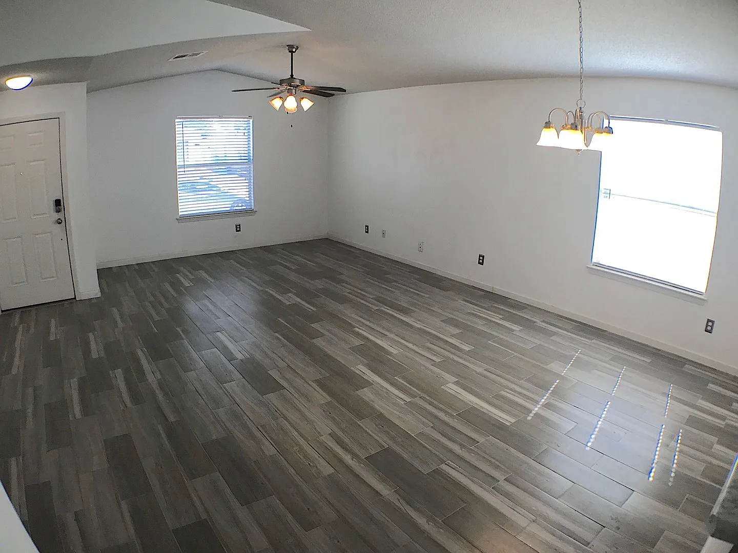 East El Paso 3bed/2bath Refrig A/C — Photo 3
