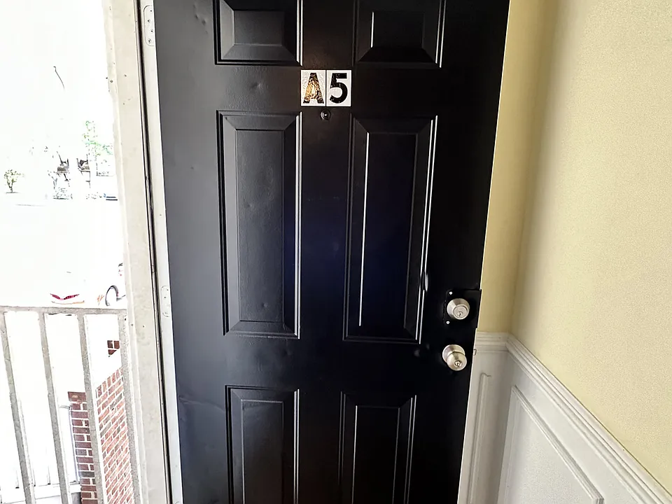 121 Lakeland Cir