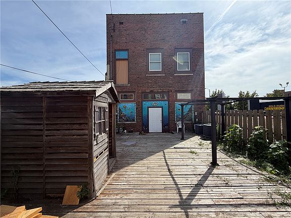 3rd image of 32 Hazel St