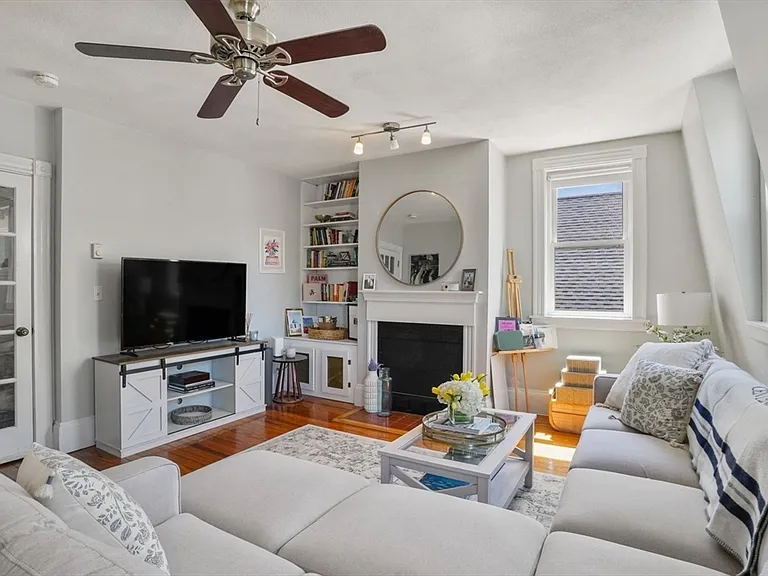 79 Pearl St #3 — Photo 2