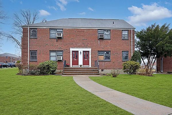 1st image of 163-04 17th Ave #1