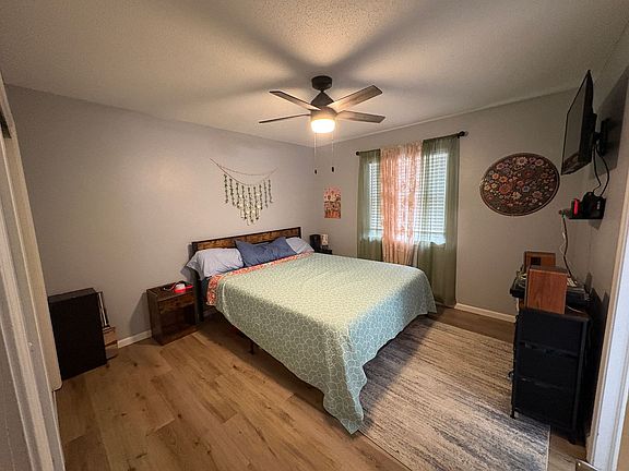 5th image of 111 N Florene St