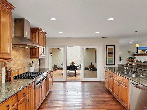 4th image of 1039 Sunset Cliffs Blvd