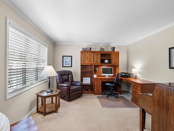 4th image of 2118 Yorktown Dr