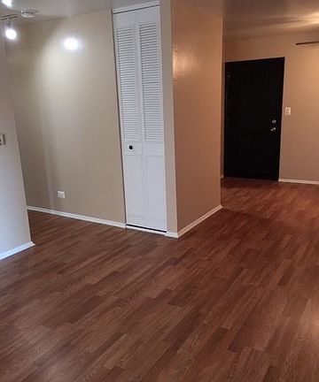 4th image of 1029 Des Plaines Ave #D103