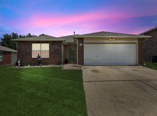 641 Mallard Dr, Saginaw, TX 76131