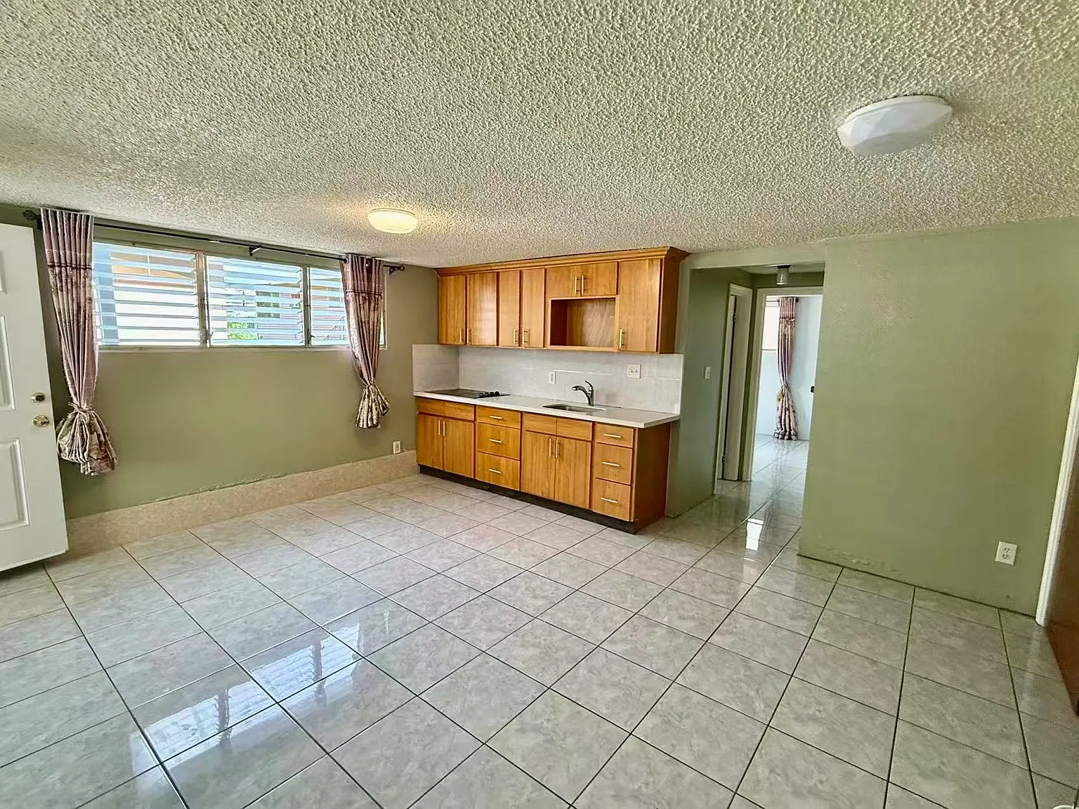 1 bed, 1000 sqft, $1,800 — Photo 3