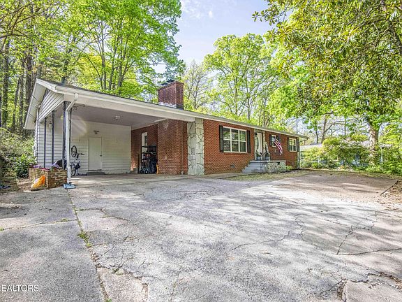 2nd image of 1212 Pilleaux Dr