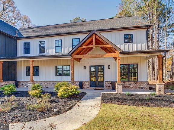 2nd image of 967 Snapping Shoals Rd