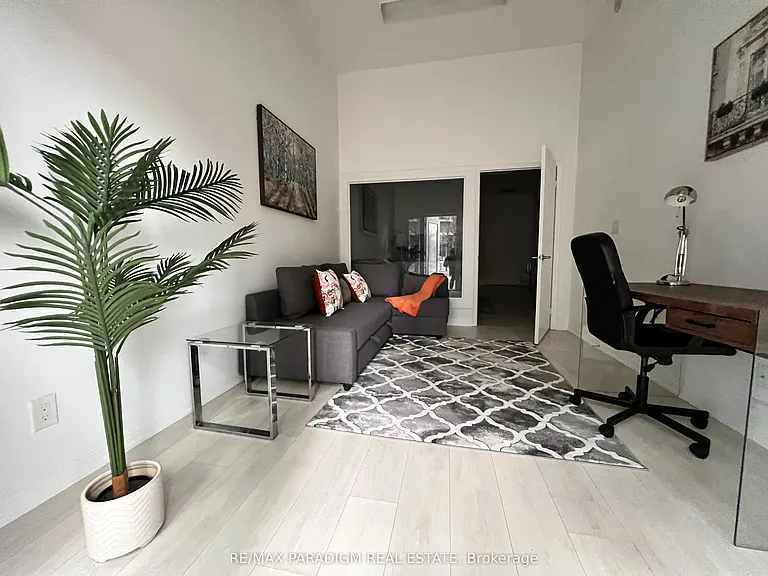 35 Bastion St #109 — Photo 2