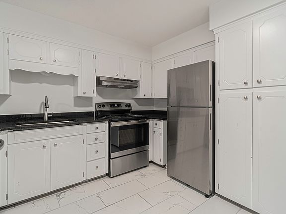 2nd image of 6610 W 93rd Ter #15805045