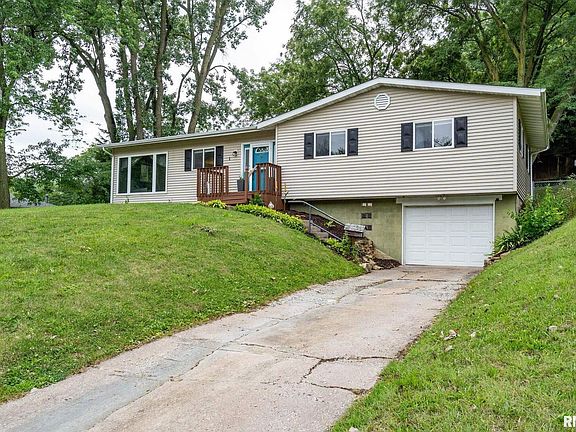 3rd image of 1 Waverly Ct