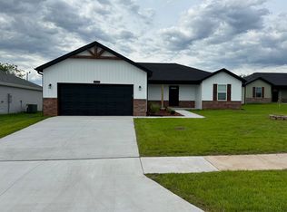 3430 W Hill St, Springfield, MO 65803