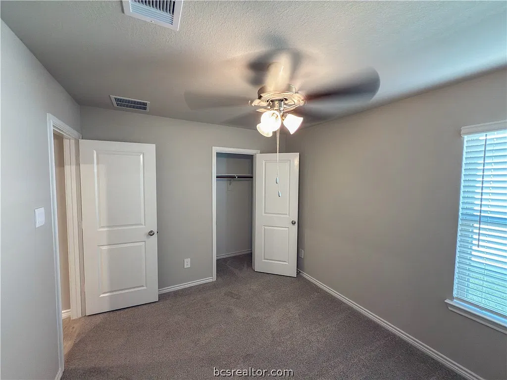 4 bed, 3.0 bath, 1953 sqft, $2,450 — Photo 3
