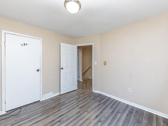 5th image of 206 S 1st St #B
