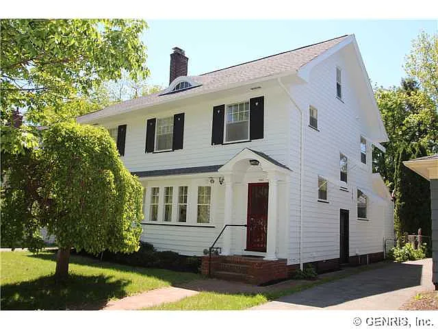 293 Roslyn St photo 1