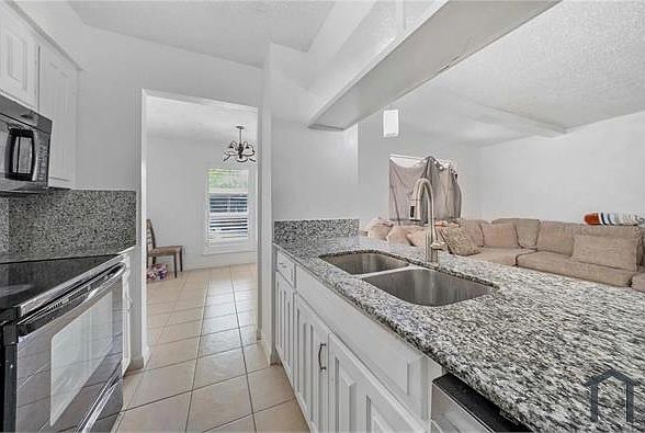 1st image of 374 Valley Park Dr