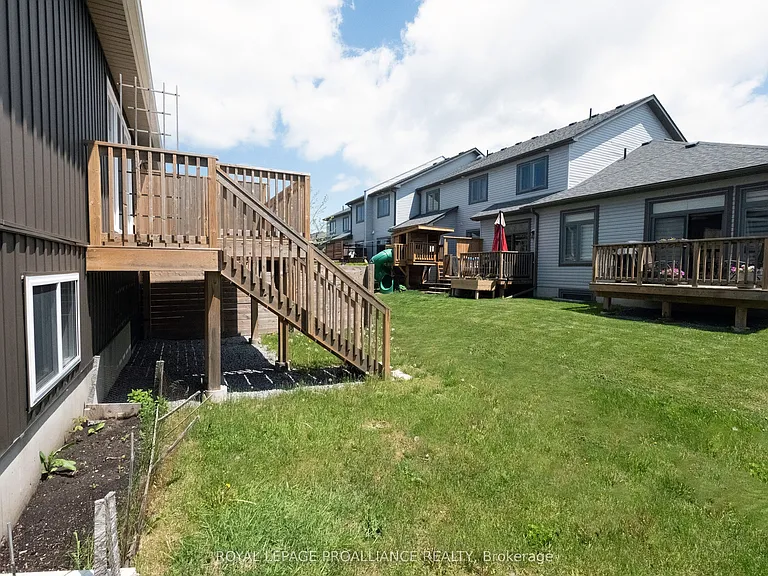 22 Stirling Cres — Photo 27