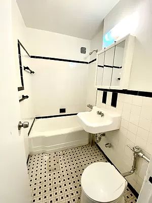 4th image of 75-10 Woodside Ave #7M